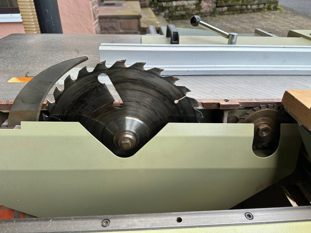 photo_2025-10-04_23-33-22