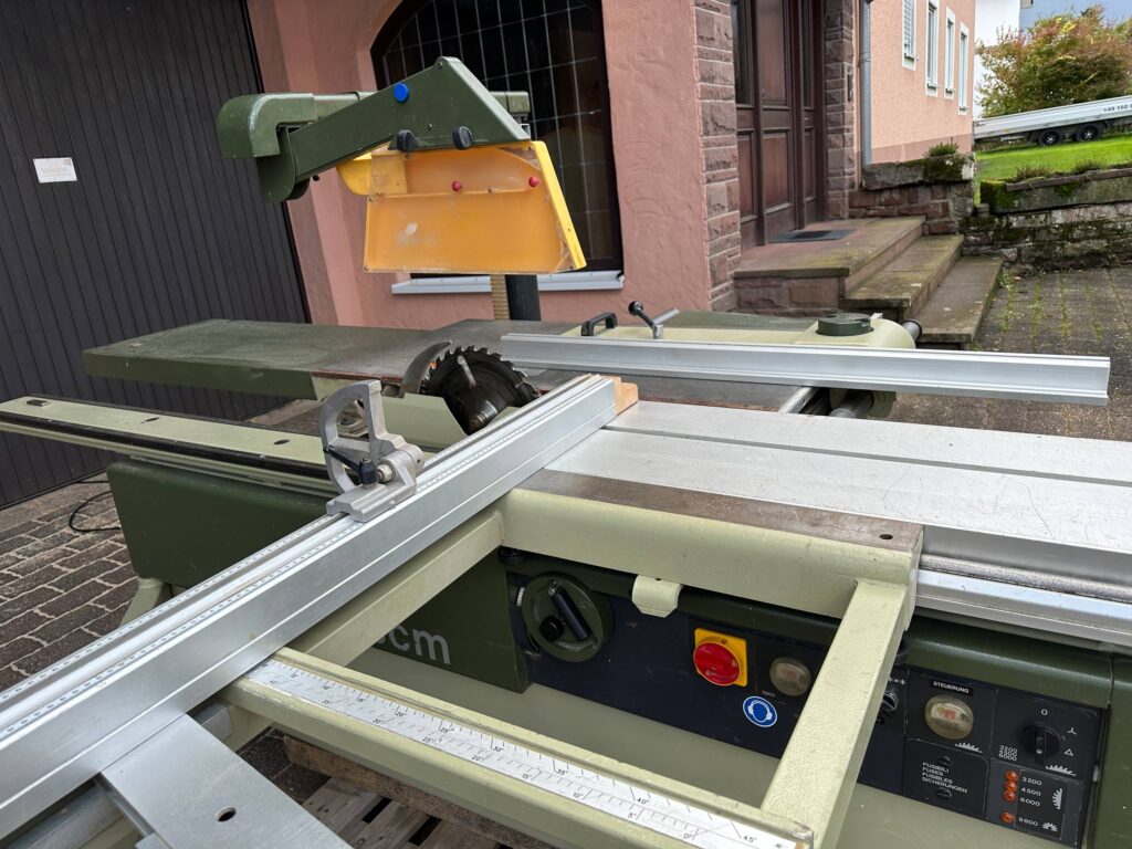 photo_2025-10-04_23-33-23